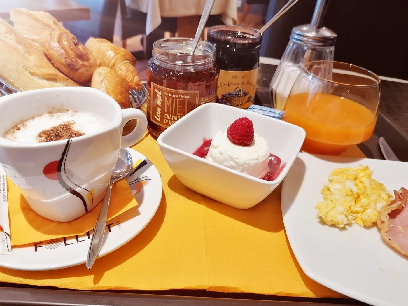 Logis Le Printemps Hotel Restaurant - Монтелимар Экстерьер фото