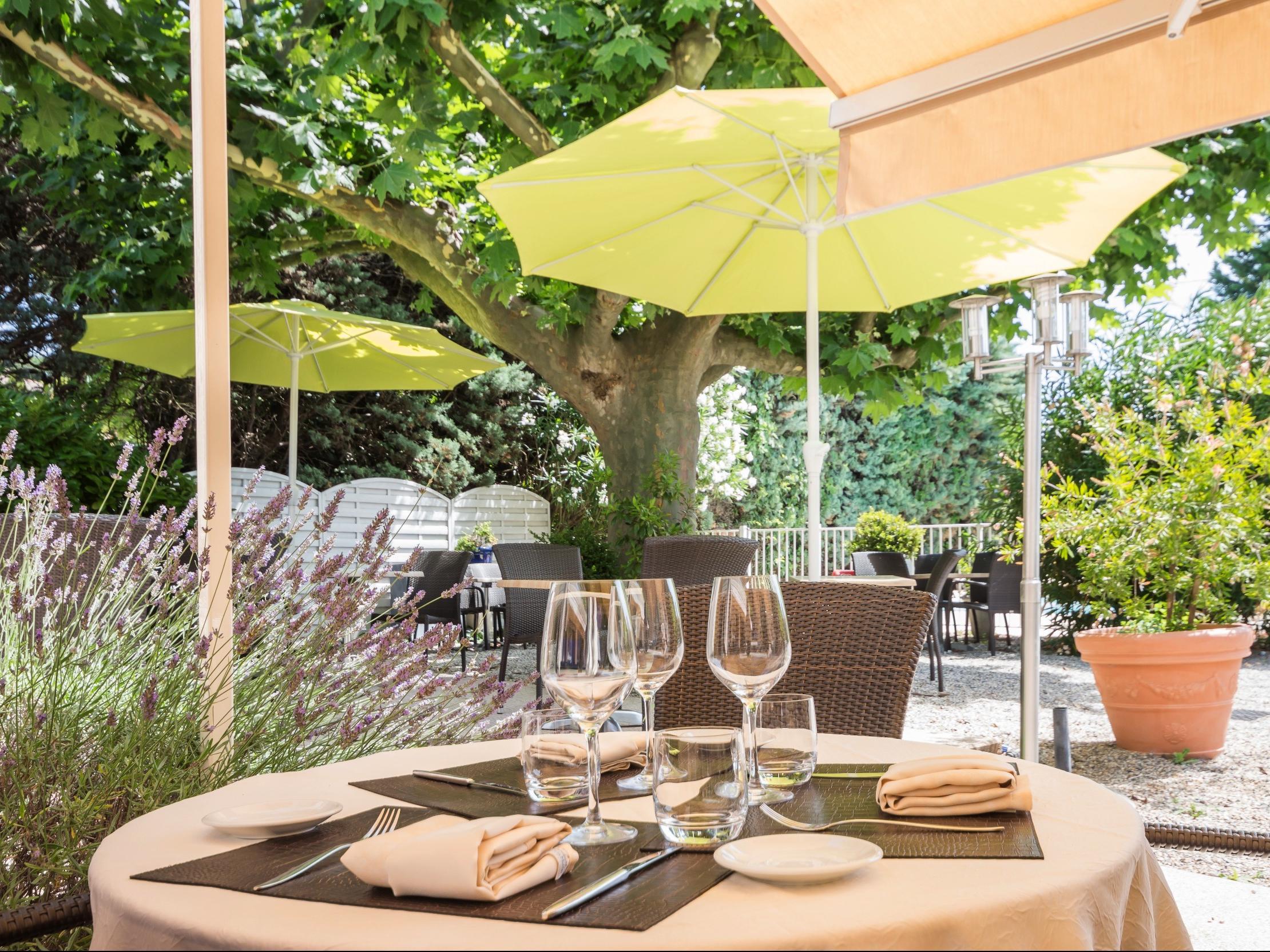 Logis Le Printemps Hotel Restaurant - Монтелимар Экстерьер фото